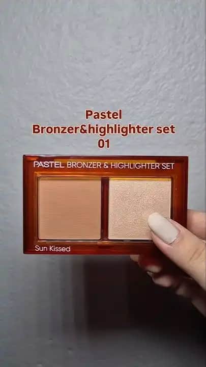 Simsiz Highlighter Nedir ve Günlük Makyajda Doğal Parlaklık Sağlamanın Yolları