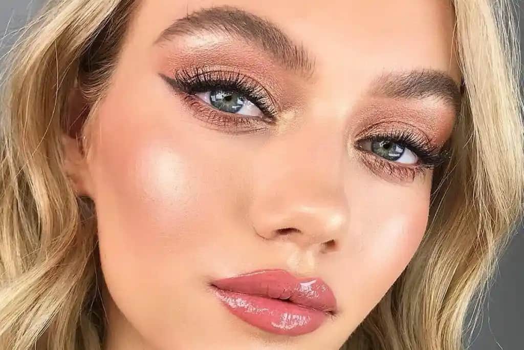 Soft Makyaj Modelleri: Doğal ve Zarif Görünüm İçin Güncel Rehber