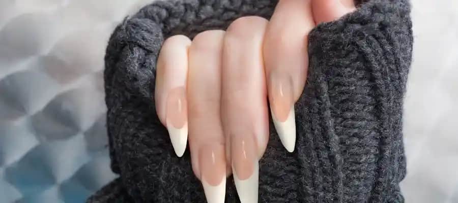 Stiletto Tırnak Modelleri ve Trendleri 2024: Şıklık ve Cesur Tarzın Simgesi