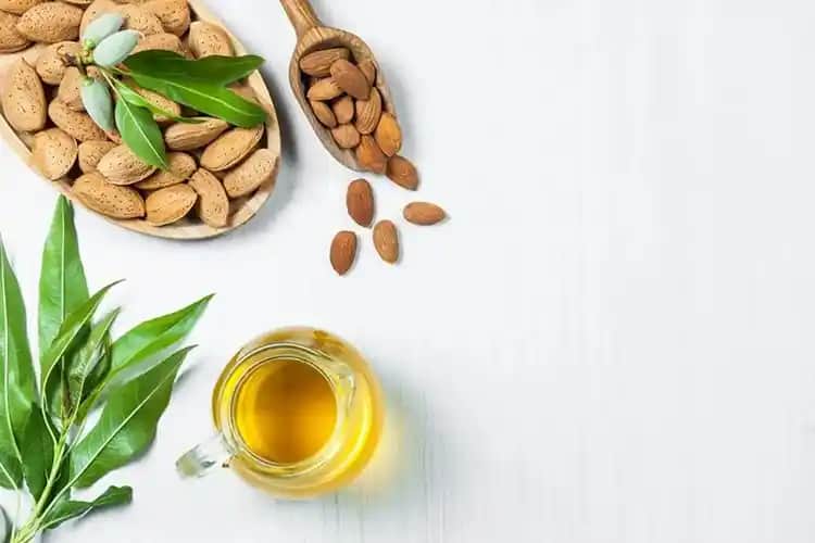Tatlı Badem Yağı Yüz İçin Kullanımı ve Cilt Sağlığına Faydaları Hakkında Bilgiler