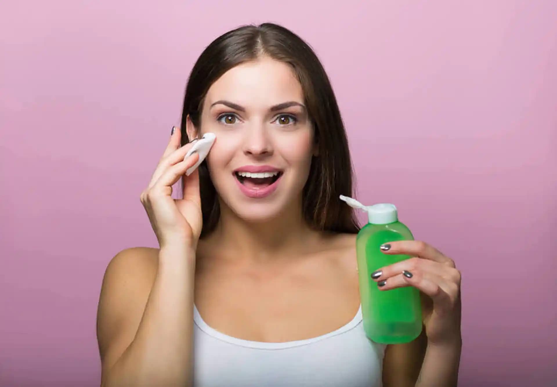 Tonik Nedir ve Cilt Bakımında Neden Bu Kadar Önemlidir