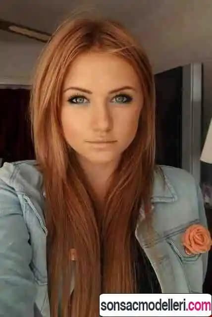 Turuncu Saç ve Esmer Ten Uyumuyla Şık ve Cesur Bir Tarz Yaratma Rehberi