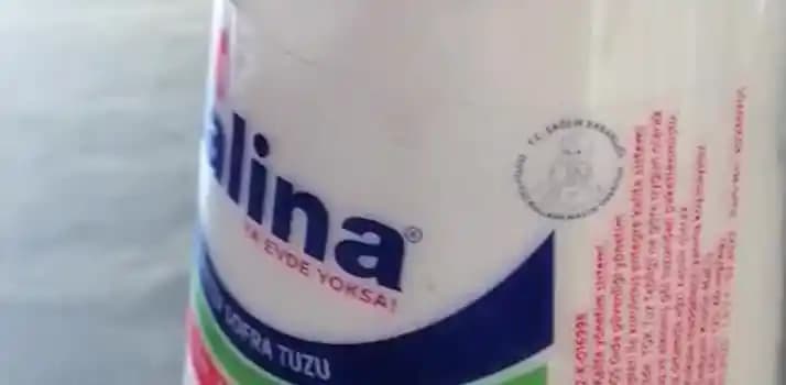 Tuz ile Saç Çıkarma Yöntemi: Doğal mı Yoksa Riskli Bir Deneyim mi