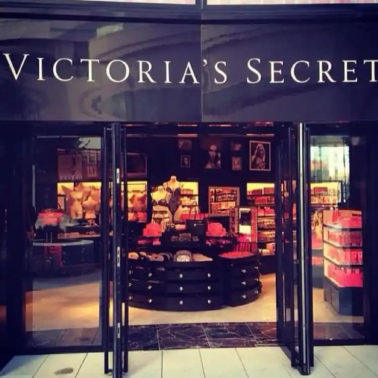 Victoria's Secret Akasya Mağazası: Güzellik ve Lüksün Buluşma Noktası