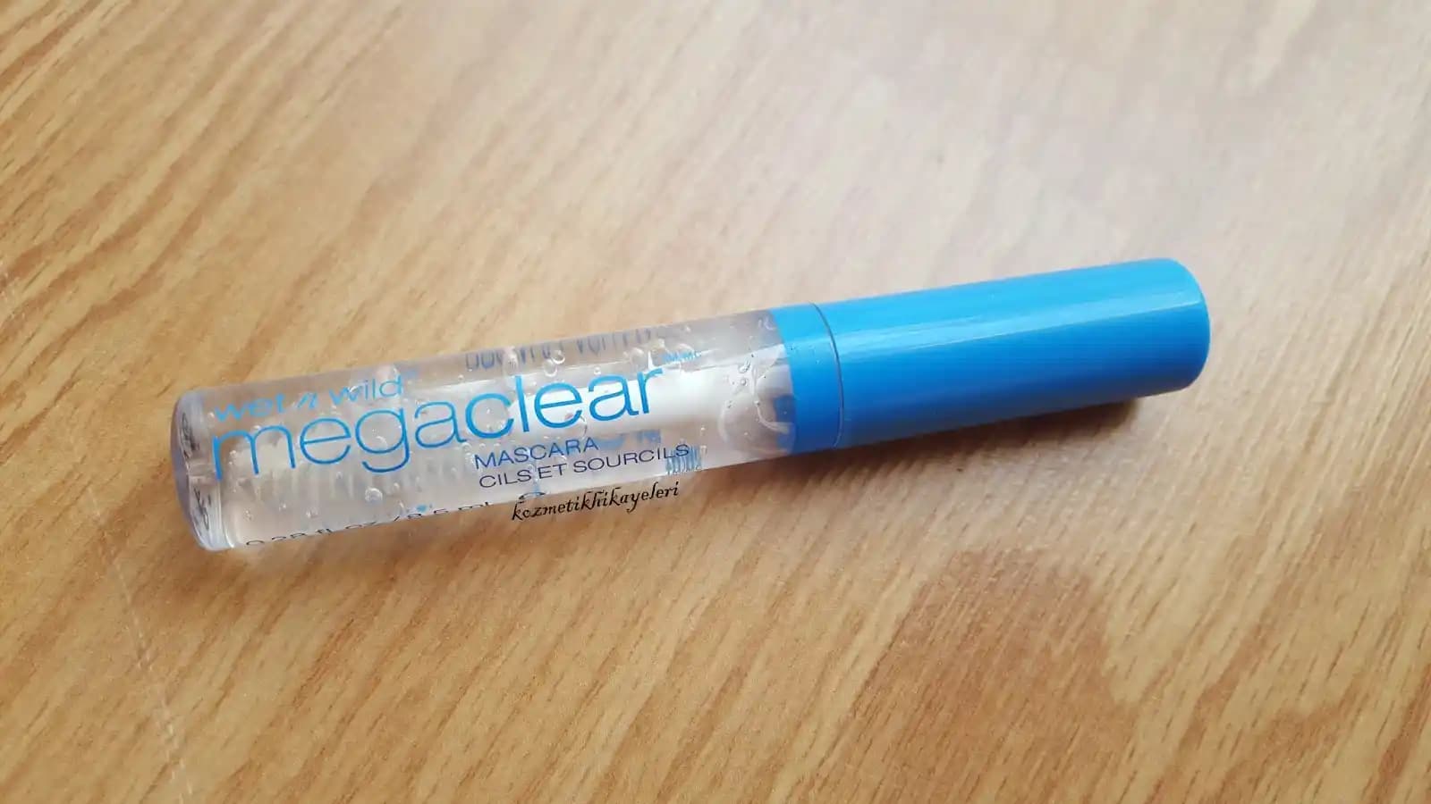 Wet and Wild Kaş Sabitleyici ile Doğal ve Kalıcı Makyaj Deneyimi