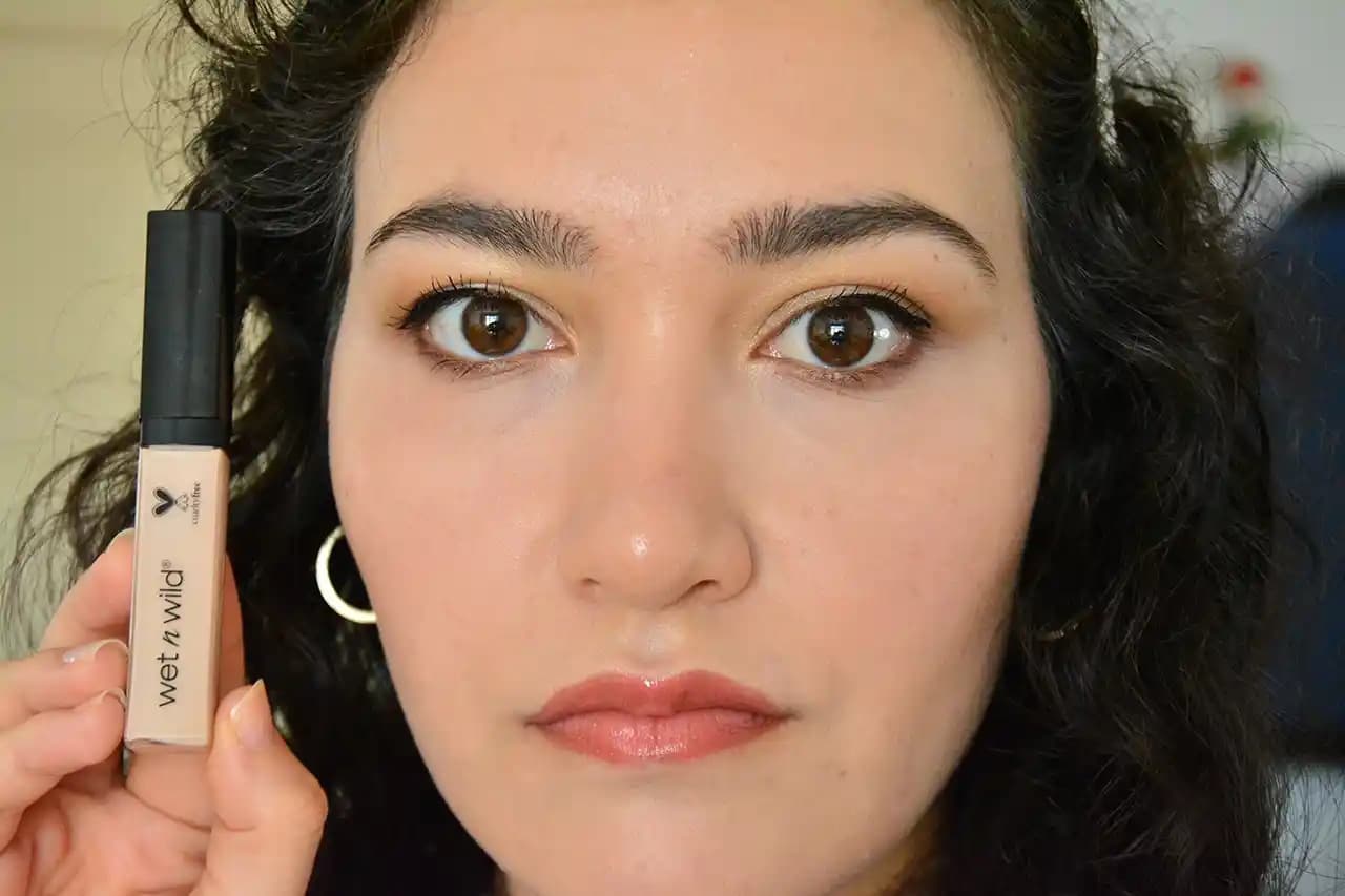 Wet n Wild En Açık Renk Kapatıcı Rehberi: Doğru Seçim ve Uygulama İpuçları