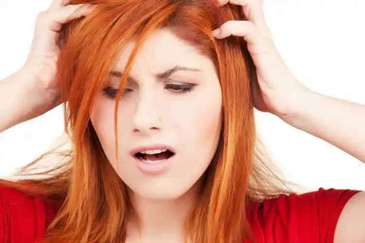 Yağlı Saç ve Kaşıntı Nedenleri, Belirtileri ve Etkili Çözüm Yöntemleri