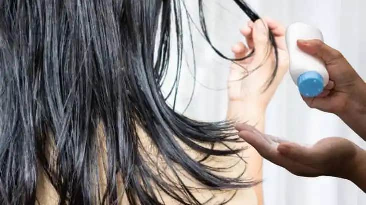 Yağlı Saçlar İçin Bebek Pudrası Uygulama Rehberi ve Faydalı İpuçları