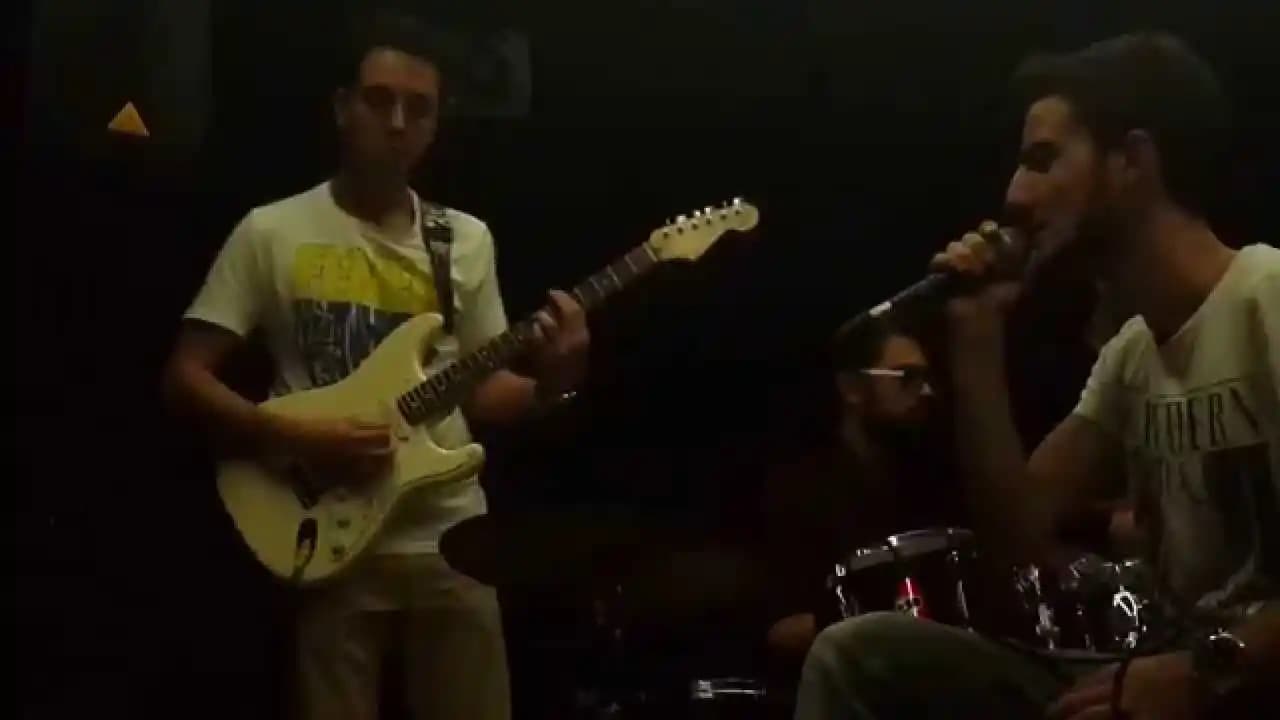 Yaralı Eller İçin En Etkili Bakım Yöntemleri ve Kozmetik Ürünler Rehberi