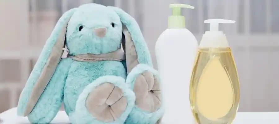 Yetişkinlerde Bebek Yağı Kullanımı ve Faydaları Cilt, Saç ve Makyaj Temizliği İçin