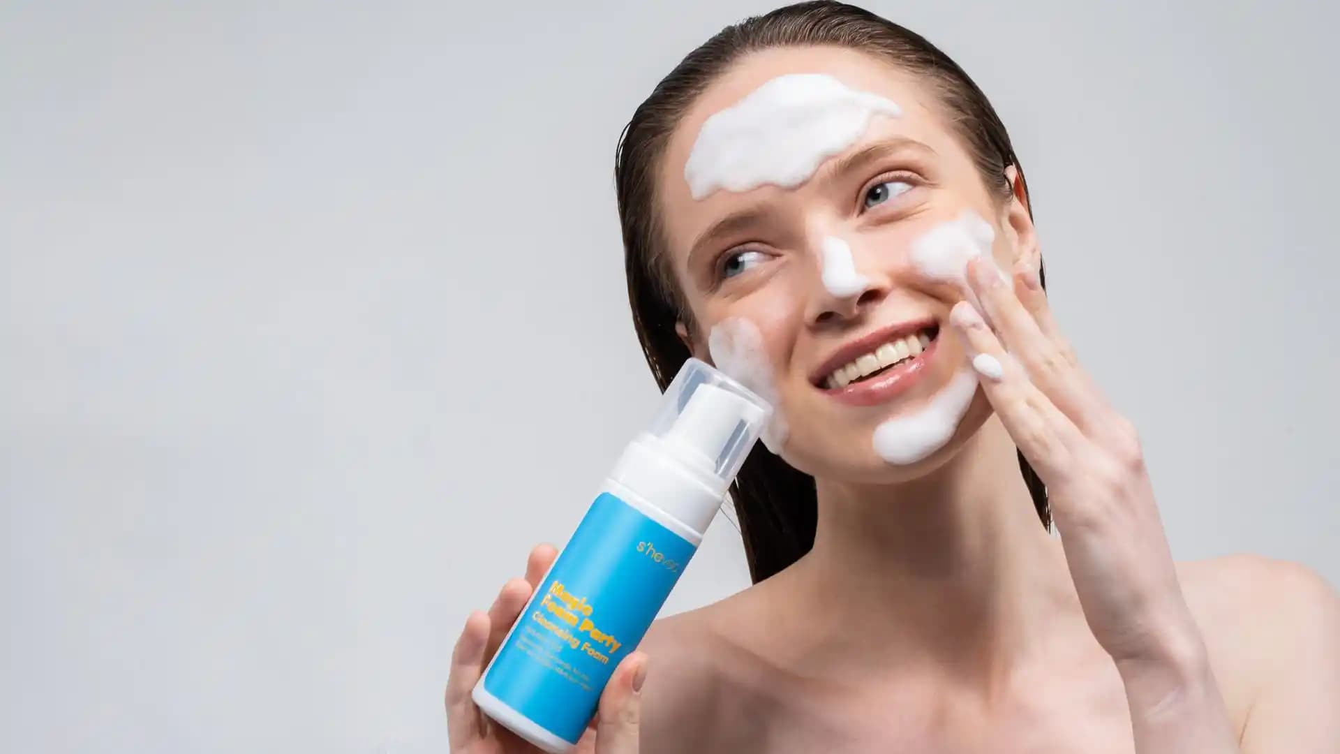 Yüz Yıkama Sıklığı ve Cilt Tipine Göre Doğru Bakım Yöntemleri