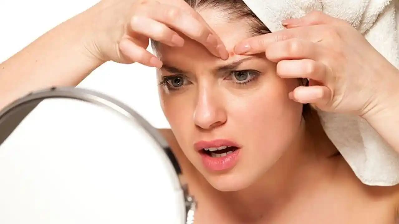 Yüzde Büyük Sivilceler: Nedenleri, Belirtileri ve Etkili Tedavi Yöntemleri