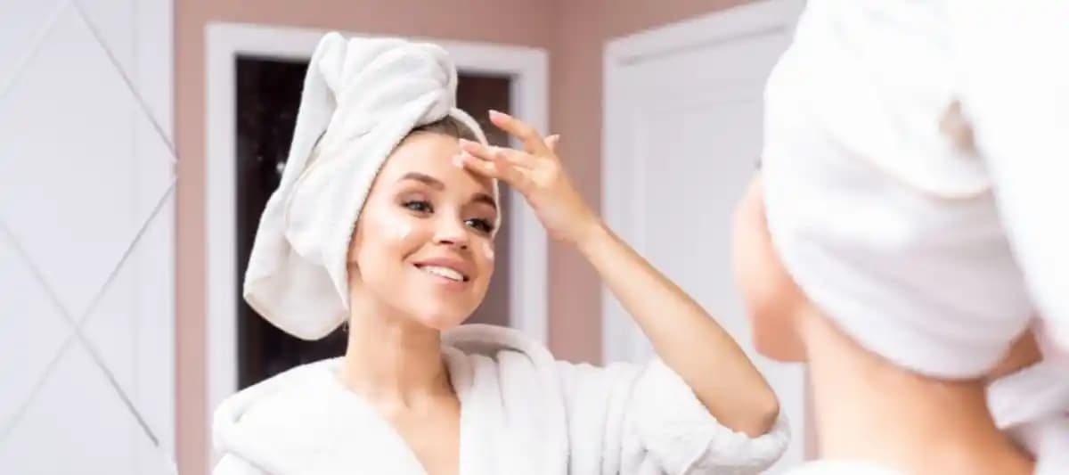 Yüzdeki Çil ve Lekelerin Giderilmesi İçin Etkili Yöntemler ve Cilt Sağlığı İpuçları