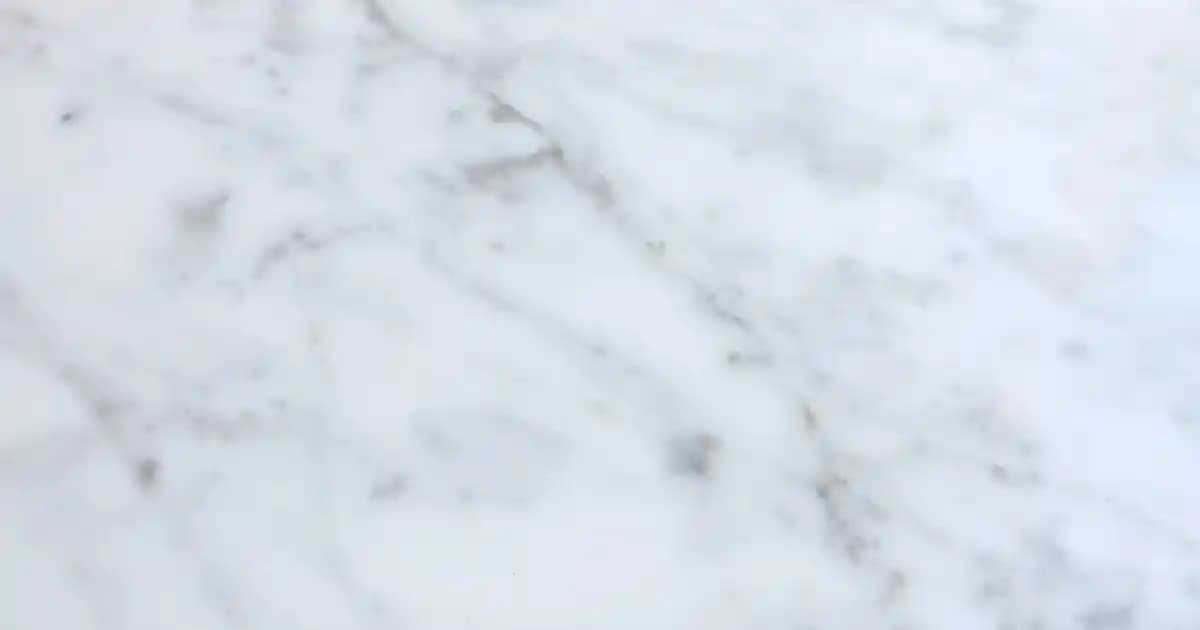 Yüzdeki Çukurların Nedenleri ve Etkili Tedavi Yöntemleri Hakkında Bilgiler