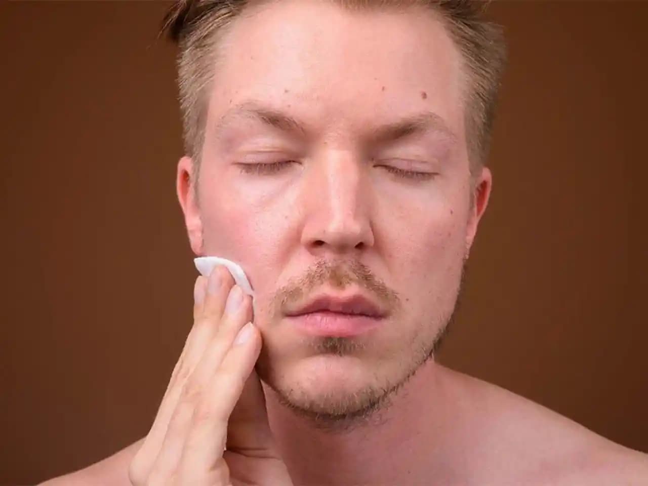 Yüzdeki İnce Çizgiler ve Kırışıklıklar İçin Etkili Cilt Bakım Yöntemleri ve Profesyonel Tedavi Seçenekleri