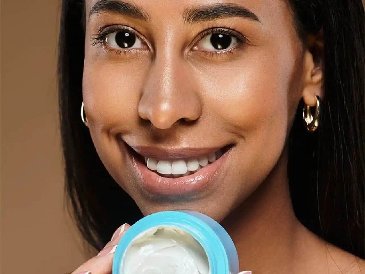 Yüzdeki Kızarıklık Nedenleri ve Etkili Tedavi Yöntemleri Hakkında Bilgi