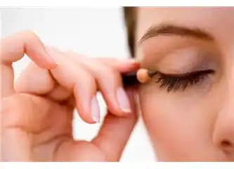 Sürme Göz: Kozmetik ve Kişisel Bakımda Göz Sağlığı ve Makyaj Teknikleri