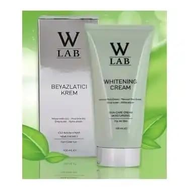 Cilt Rengini Açan Kremler: Doğru Seçim ve Kullanım İpuçlarıyla Parlak Cilt Sağlamak