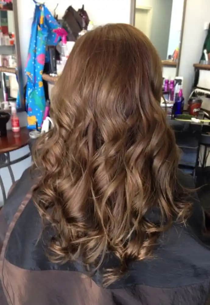 Cool Mocha Saç Rengi: Modern ve Çekici Bir Görünüm İçin En İyi Seçenekler