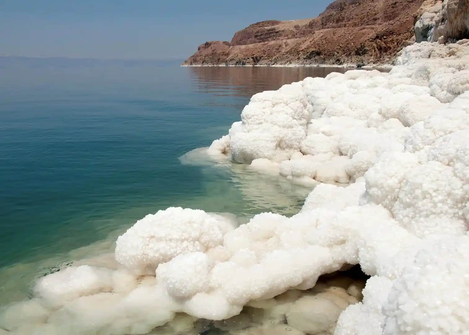 Dead Sea’nin Kozmetik ve Güzellik Alanındaki Benzersiz Faydaları ve Kullanım Alanları