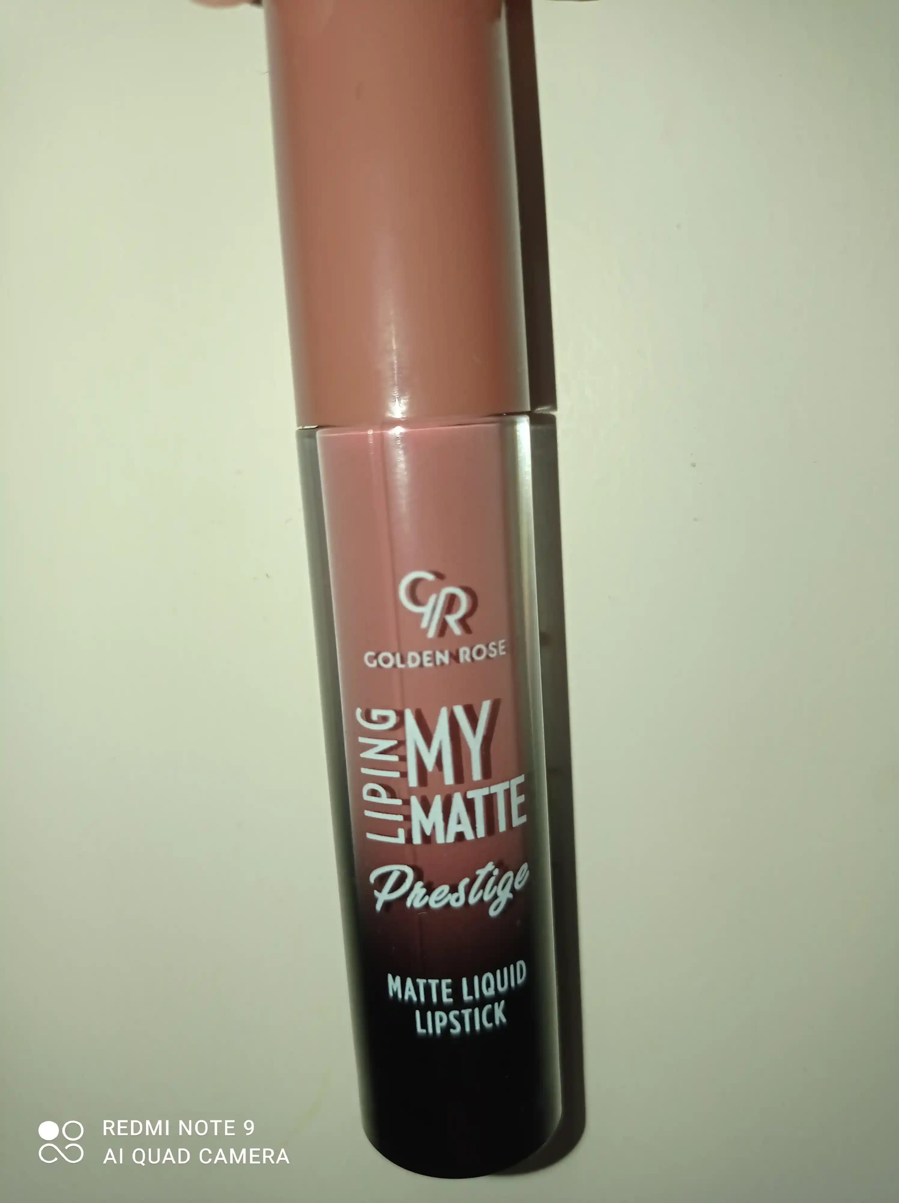 Golden Rose Prestige Ruj: Yüksek Kalite ve Şıklık Sunan Dudak Makyajı Ürünü