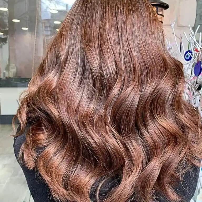 İşıltılı Çikolata Kahve Saç Rengiyle Doğal ve Çekici Bir Görünüm Yakalayın