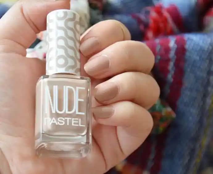 Kemik Rengi Oje ile Doğal ve Zarif Bir Manikür Trendleri Rehberi