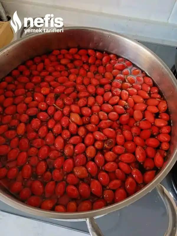 Kuşburnu ile Doğal Güzellik ve Cilt Bakımı Yöntemleri Hakkında Kapsamlı Rehber