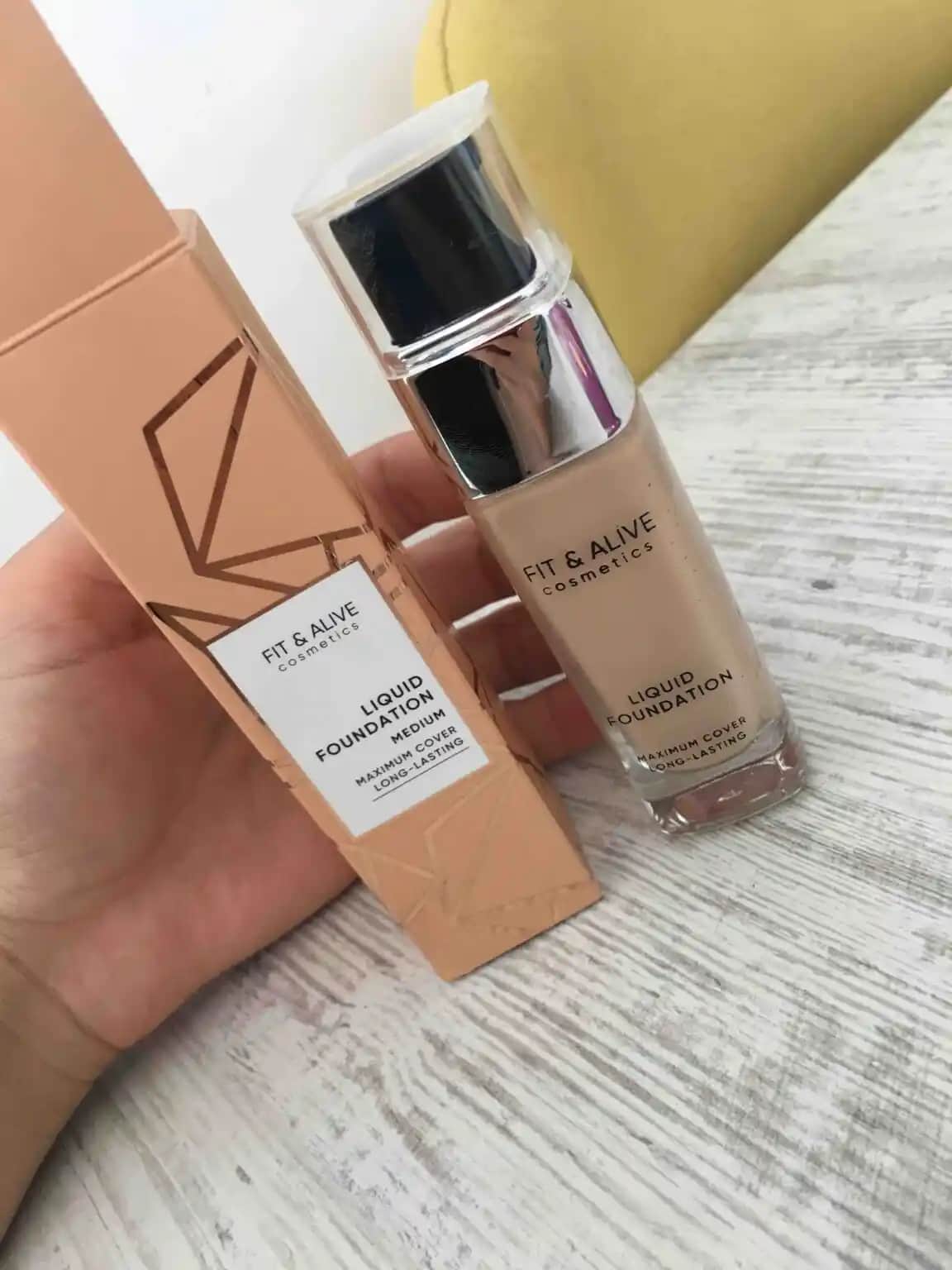 Likit Fondöten Nedir ve Cilt Bakımında Nasıl Kullanılır