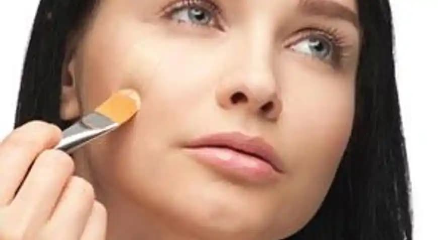 Makyajda Kapatıcı ve Fondöten Kullanım Sırası ve Doğru Tercih Yöntemleri