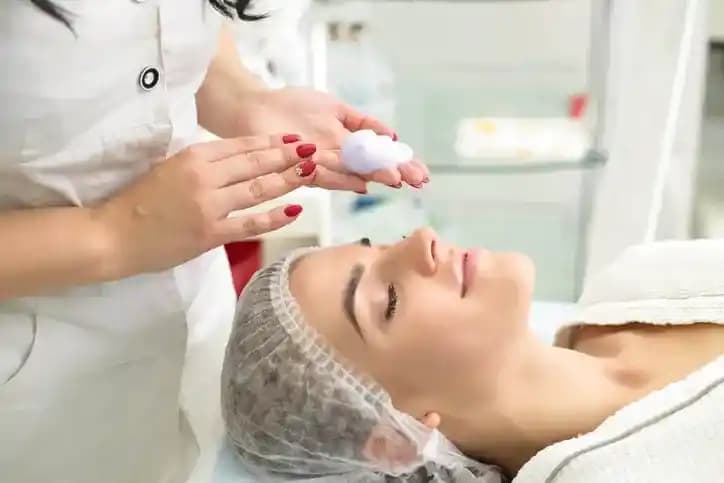 Profesyonel Cilt Bakımı Sıralaması ve En Etkili Uygulama Adımları