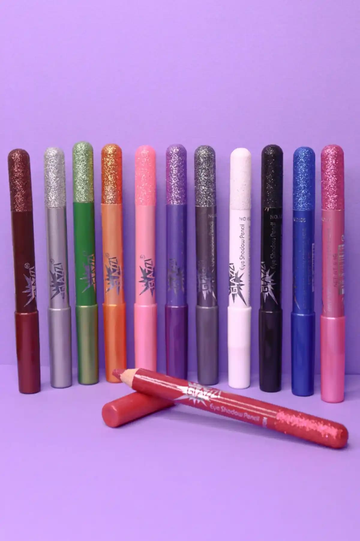 Renkli Kalem Eyeliner ile Gözlerinize Renk ve Çekicilik Katmanın Yolları