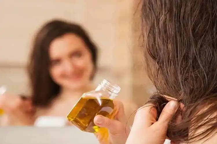 Saç Dipleri Kuruluğu İçin Etkili Doğal Çözüm Yolları ve Bakım Önerileri