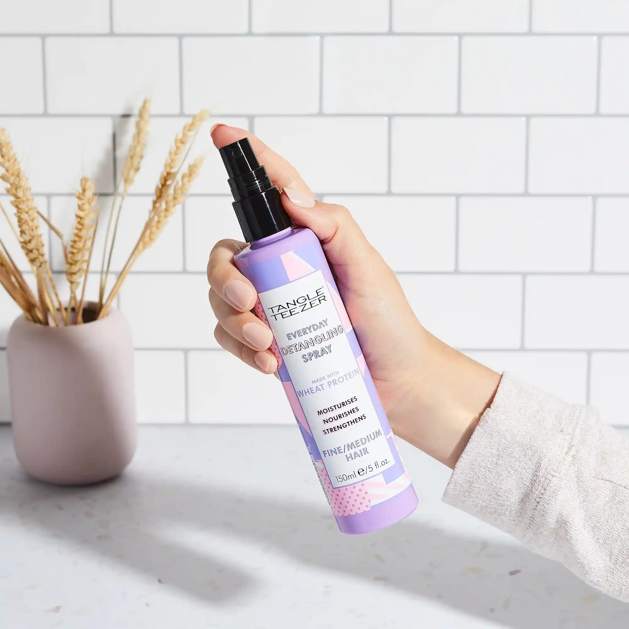 Saç Elektriklenmesini Önleyen Spreyler ve Doğal Çözümlerle Düz ve Parlak Saçlar