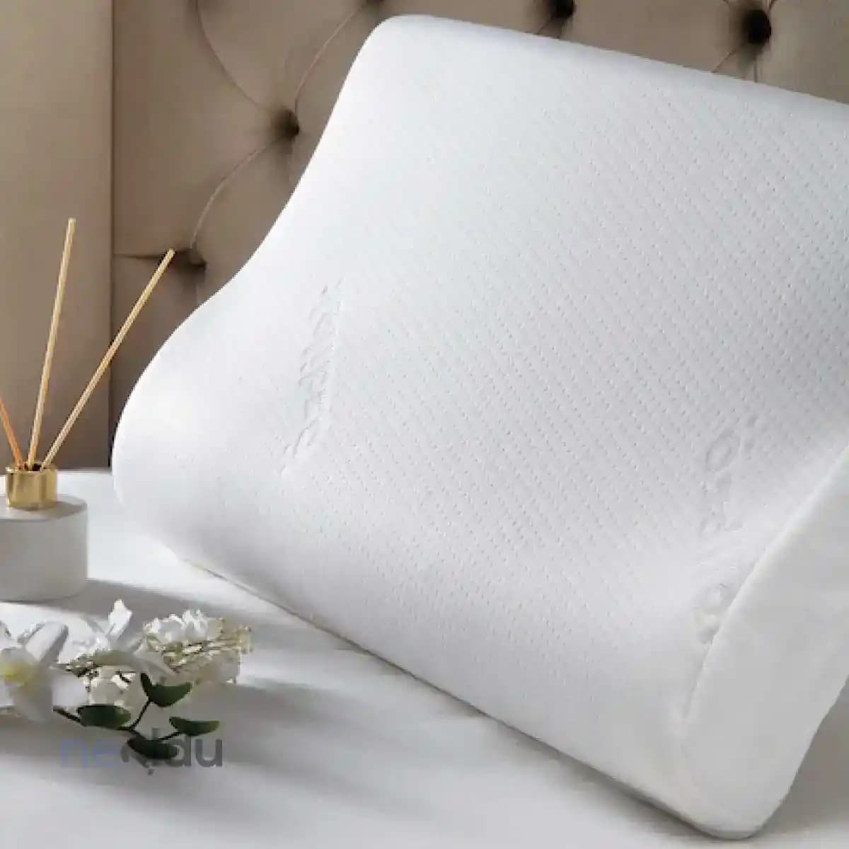 Sağlıklı Yastık Seçimi: Cilt ve Boyun Sağlığını Koruyan En İyi Yastık Türleri ve Tavsiyeleri