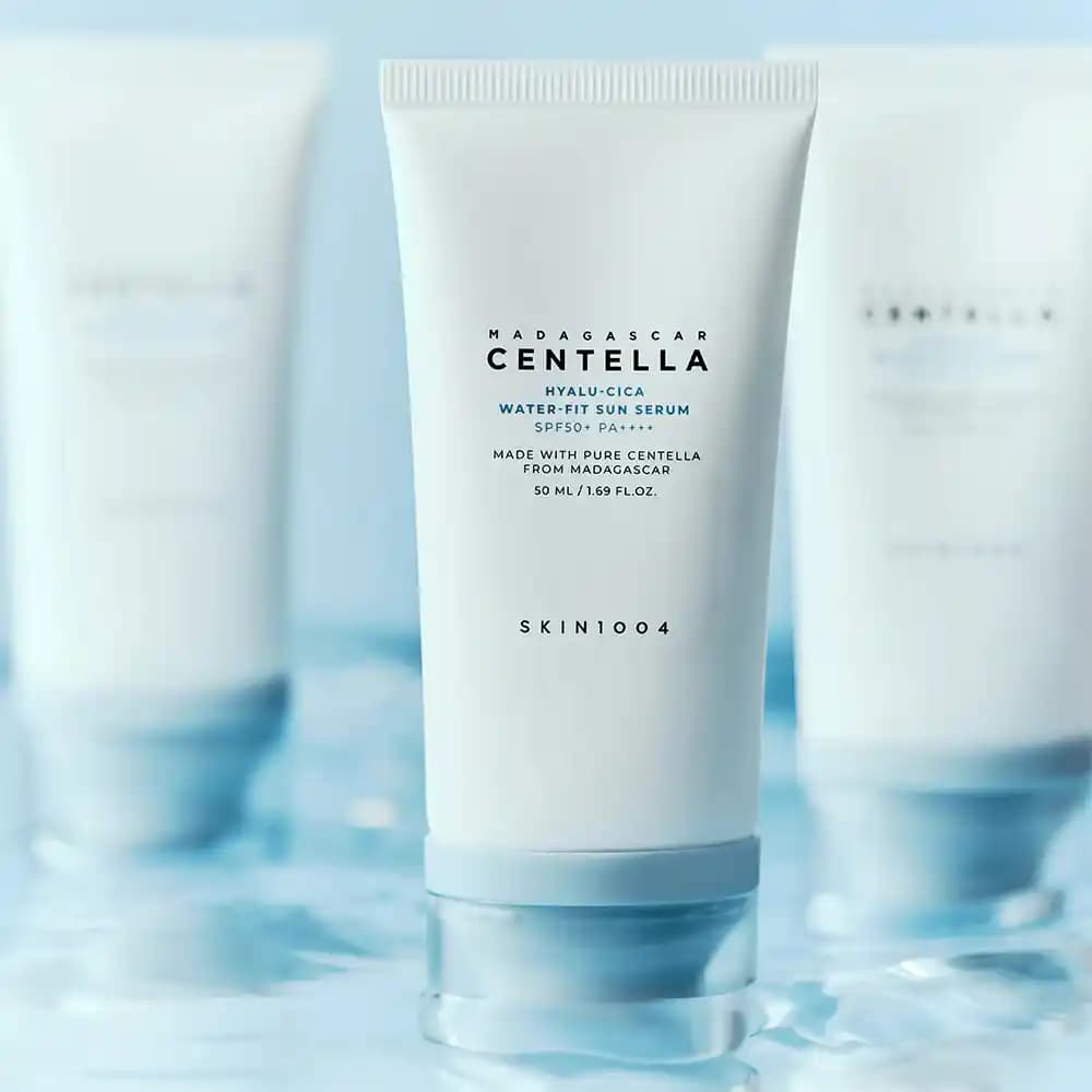 Skin1004 Centella Hyalu-Cica Water-Fit Sun Serumu ile etkili ve doğal güneş koruma çözümü