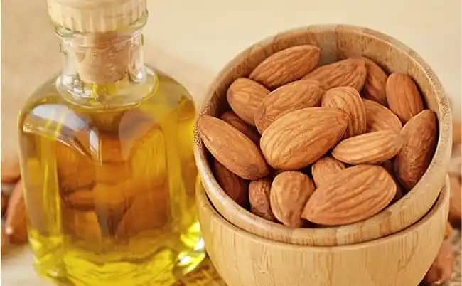 Tatlı Badem Yağı ile Doğal ve Etkili Yüz Bakımı Yöntemleri Rehberi