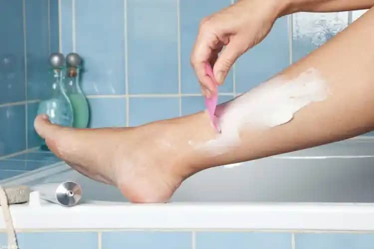 Tüy Dökücü Kremler ve Kullanım Güvenliği: Potansiyel Riskler ve Doğru Kullanım İpuçları