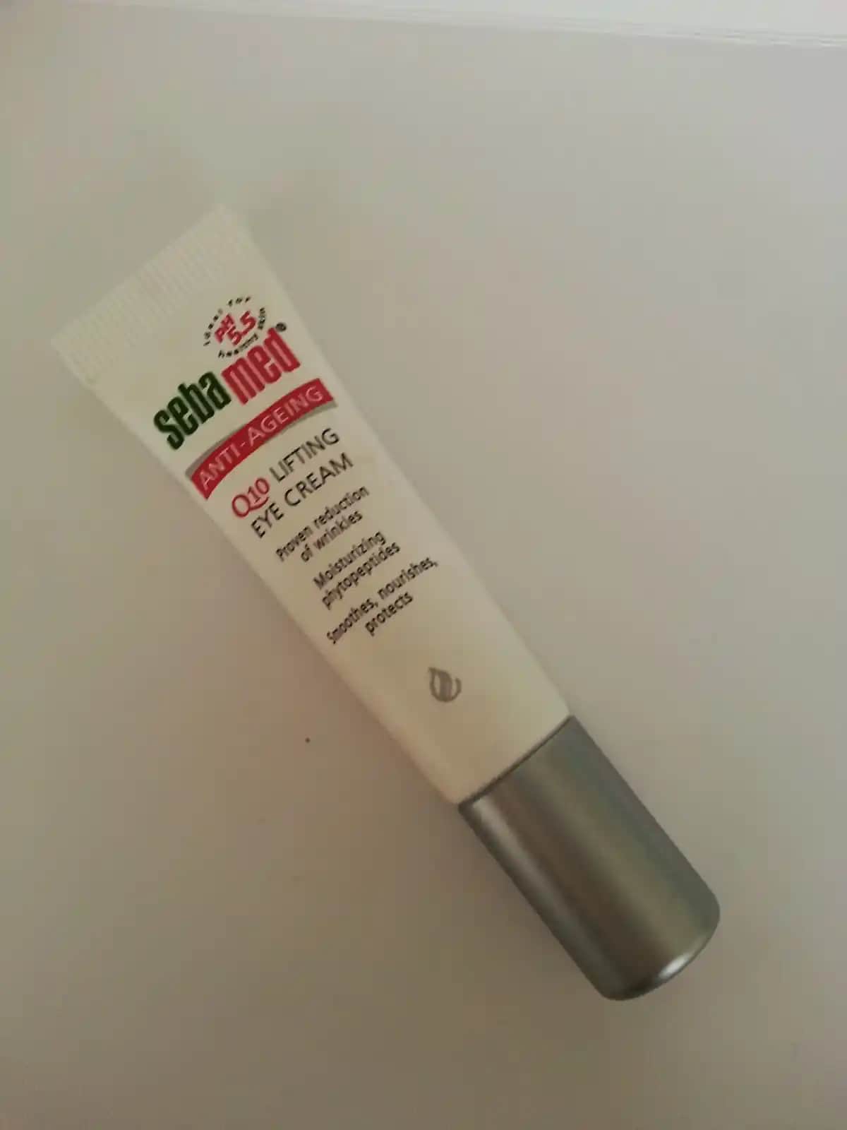 Uygun Fiyatlı Göz Kremi Seçenekleri ve Göz Çevresi Bakımında Dikkat Edilmesi Gerekenler