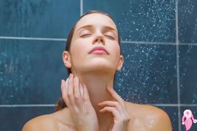 Yağlanan Saçlara Çözüm: Sağlıklı ve Canlı Saçlar İçin Bilimsel Yöntemler ve İpuçları