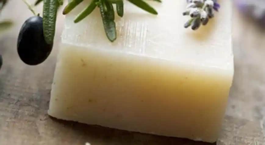 Yağlı Yüze Uygun Sabun Seçimi ve Cilt Bakımında Dikkat Edilmesi Gerekenler