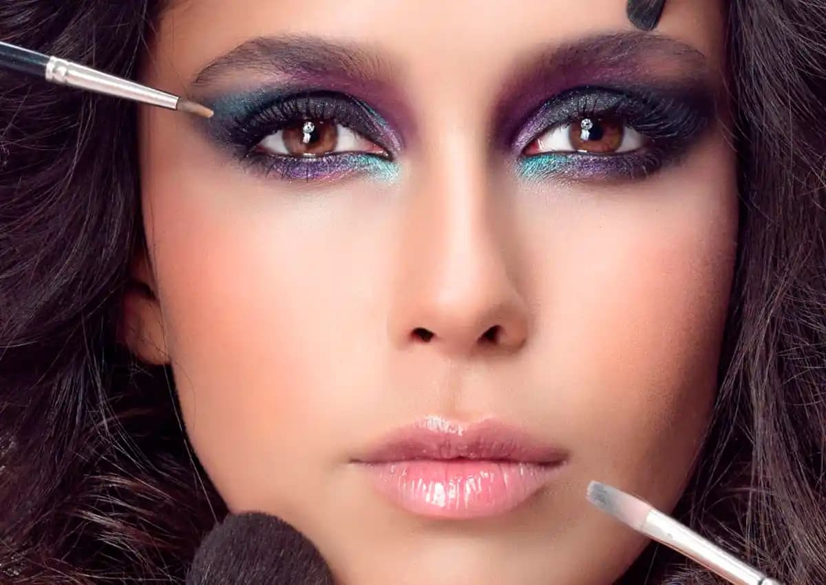 Yeni Başlayanlar İçin Makyaj Rehberi: Temel Adımlar ve Doğru Uygulama Teknikleri