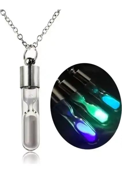 Collection Karanlıkta Parlayan Kum Saati Kolye: Antik Gümüş Kaplama ve Parlama Özelliği