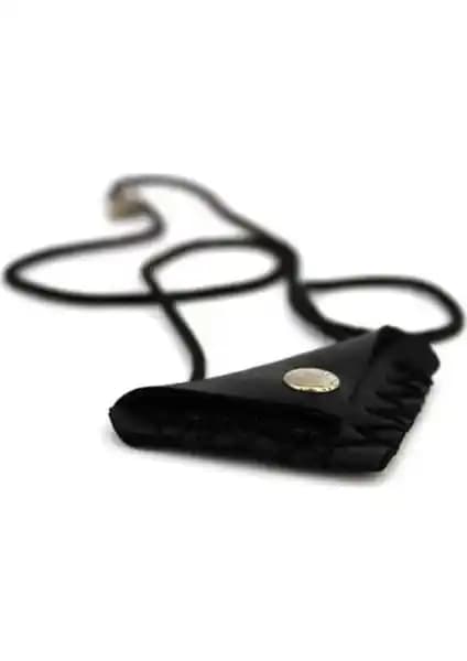 Doğru Boş Deri Cevşen Kabı Kılıfı: Üçgen Tasarım, Unisex, Askılı Kolye Saklama