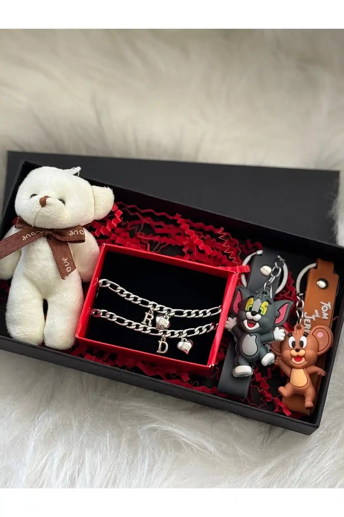 Hediyedukkani 2 Adet Çelik Harfli Kalp Detaylı Bileklik Seti – Dayanıklı ve Şık Tasarım