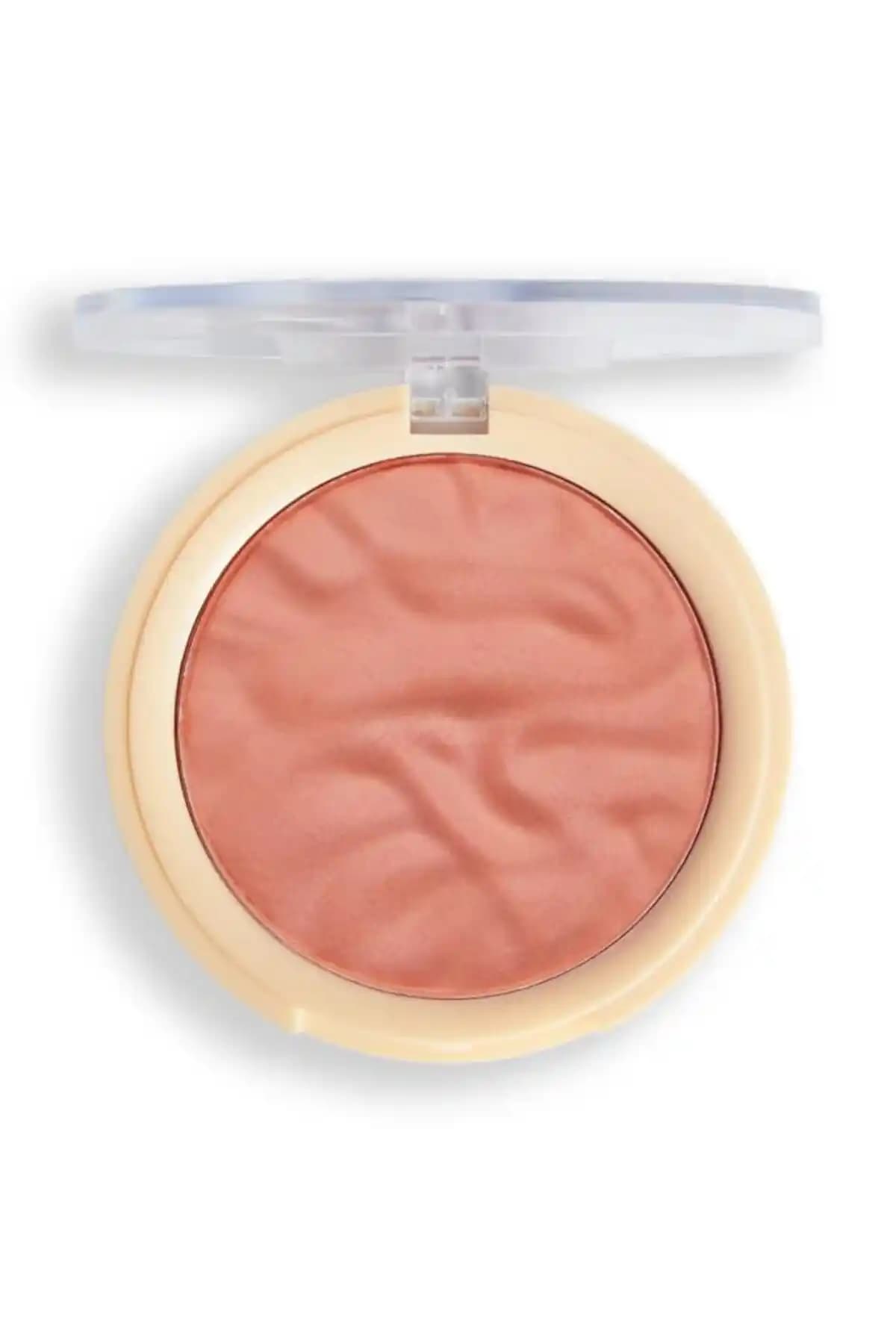 Revolution Reloaded Allık Rhubarb & Custard: Doğal ve Kalıcı Mat Görünüm İçin İdeal