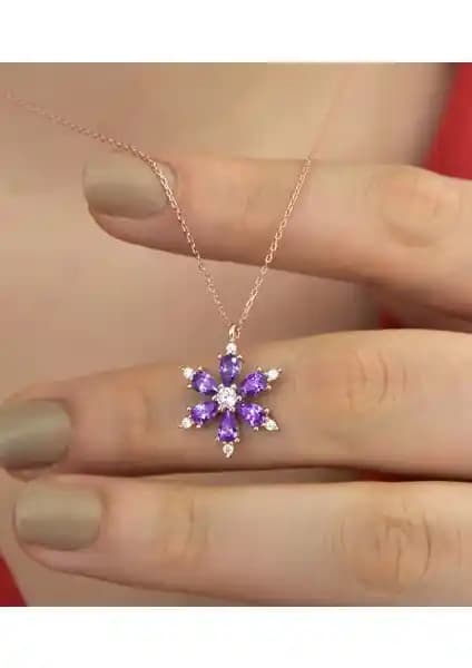 925 Ayar Gümüş Kamelya Çiçeği Kadın Kolye Zarif ve Dayanıklı Tasarım