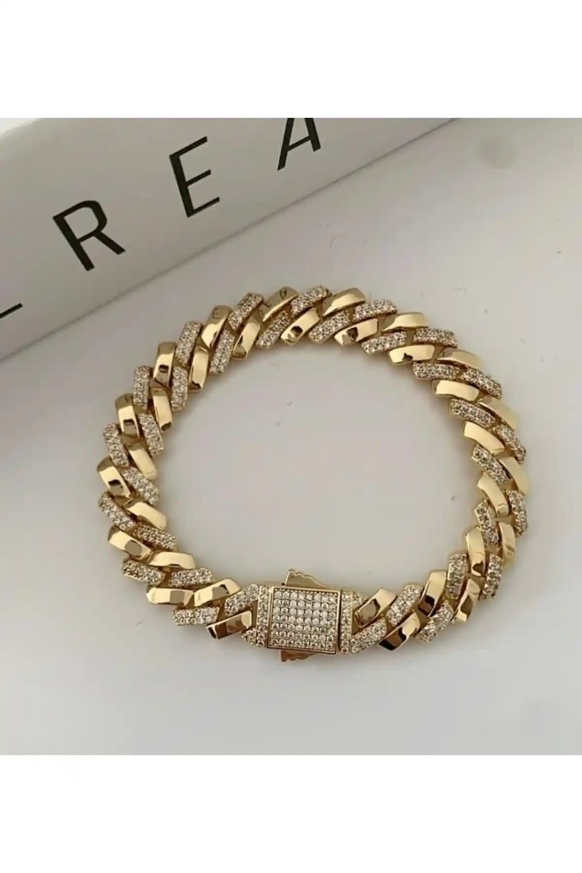 Chiaro Accessory 14 Ayar Altın Kaplama Çelik Bileklik Modern ve Dayanıklı Tasarım