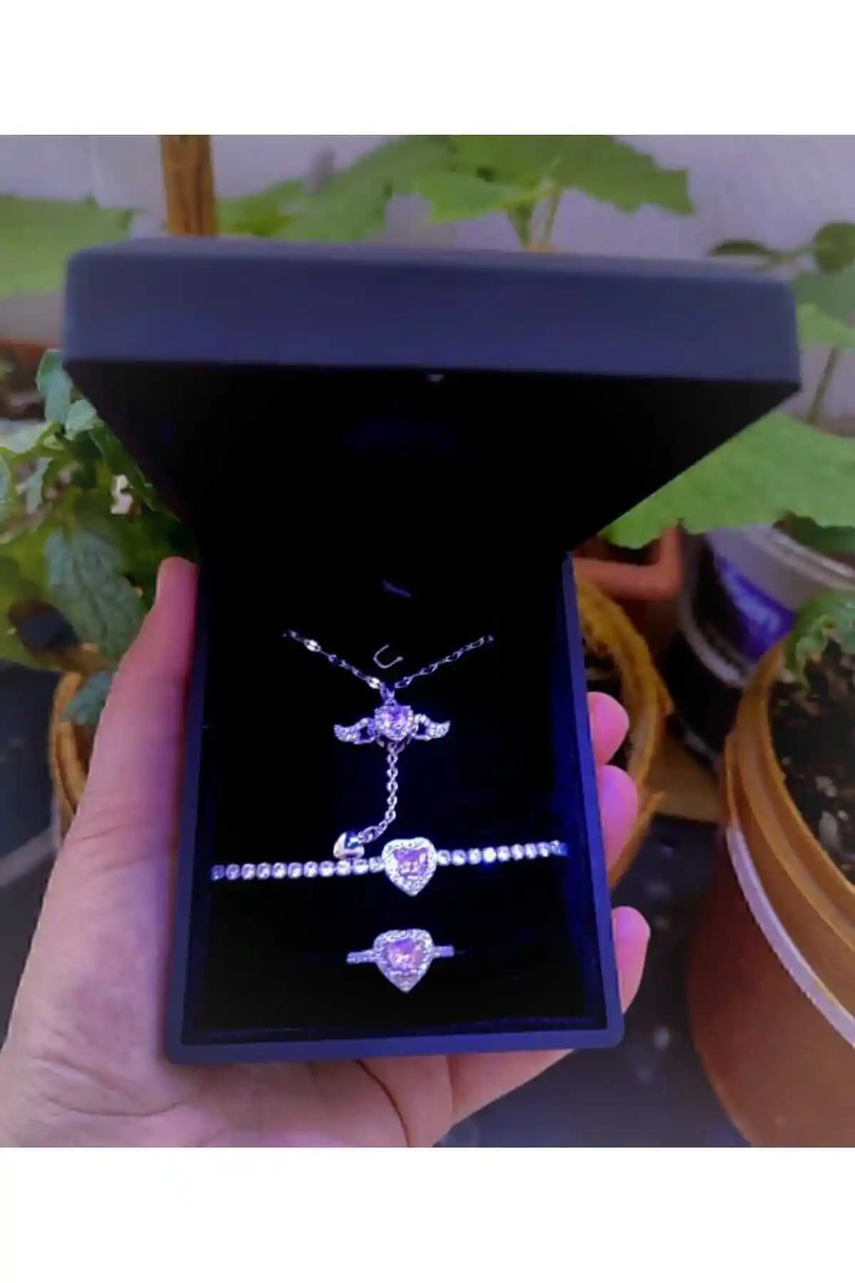 HKN AVM Aksesuar Seti: Zarif ve Anlamlı Bir Hediye Seçeneği 75-90 karakter