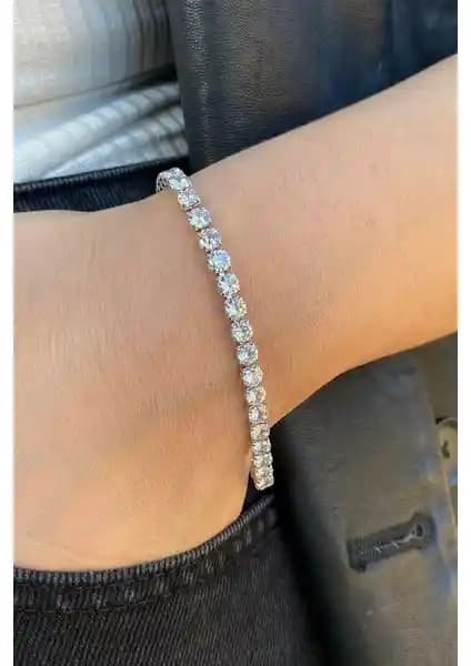 Kadın Su Yolu Gümüş Bileklik: Şık ve Dayanıklı Tasarım ile Günlük ve Özel Kullanım